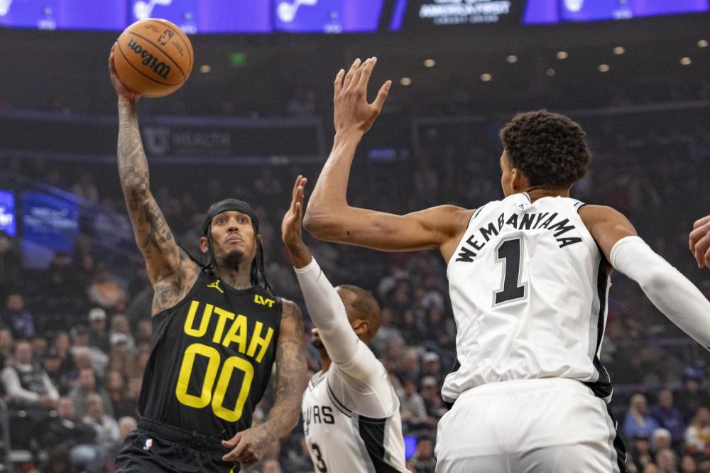 坂本依然凭 坂本依然凭