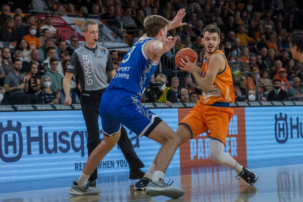 赛初期表现 赛初期表现