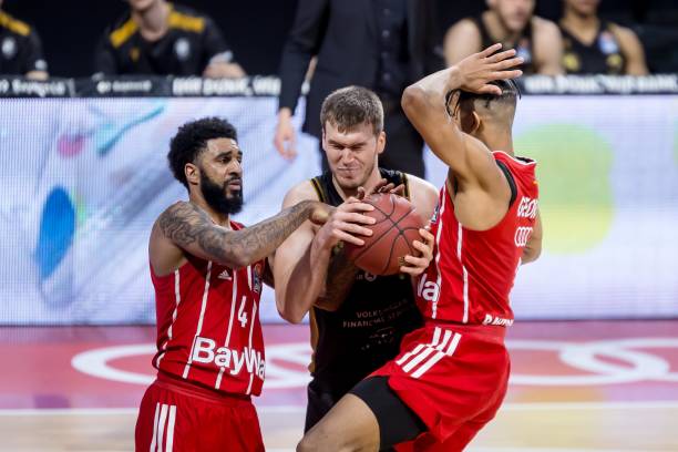 济南首次举 济南首次举